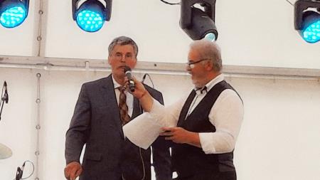 Franci  Pestotnik Podokničar s častitim gledališkim ustvarjalcem Ignacijem Borštnikom_zaigral ga je Daniel Novak_skrbnik Borštnikove domačije 